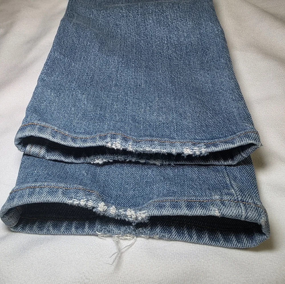 Abercrombie & Fitch 90s Ultra High Rise Jeans W/Criss Cross Waist Band- Sz 2/26
